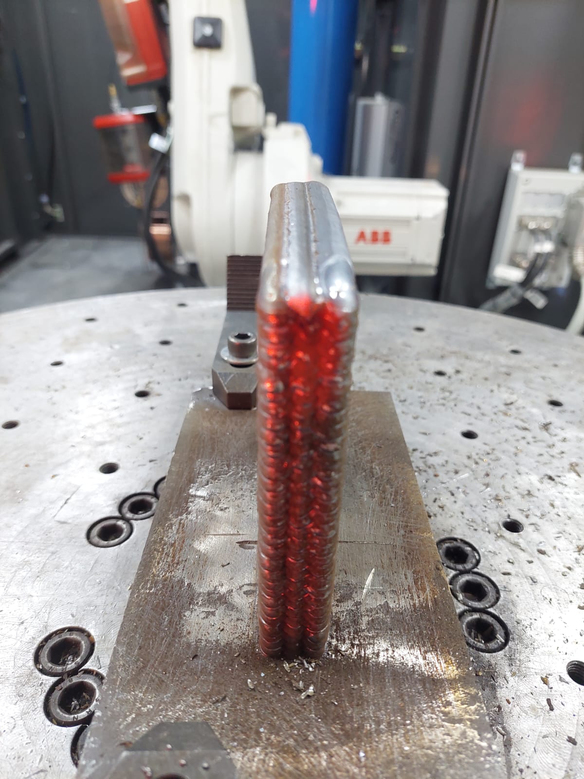Industrial robots in Wire Arc Additive Manufacturing